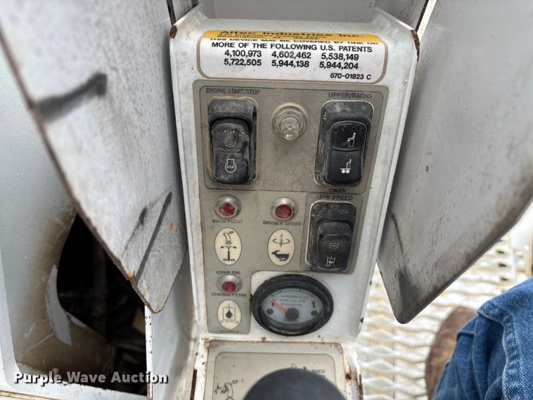 image for item ED2287 2011 Kenworth T370 digger derrick truck