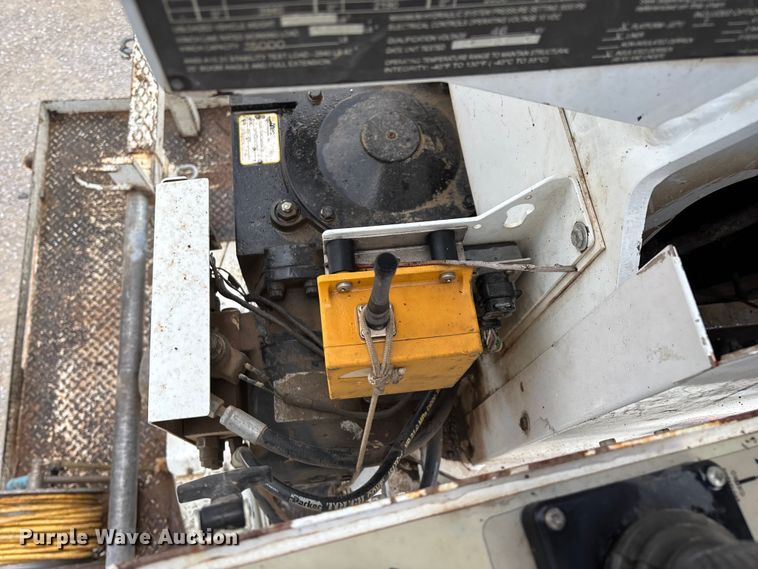 image for item ED2287 2011 Kenworth T370 digger derrick truck