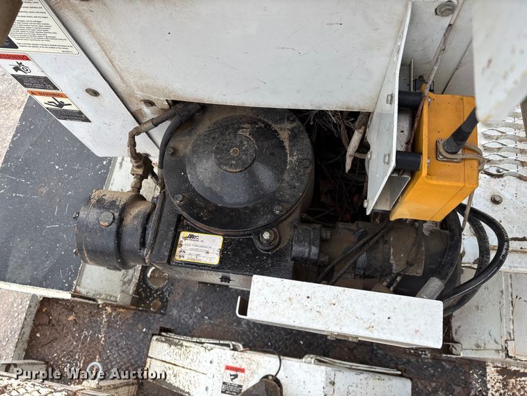 image for item ED2287 2011 Kenworth T370 digger derrick truck