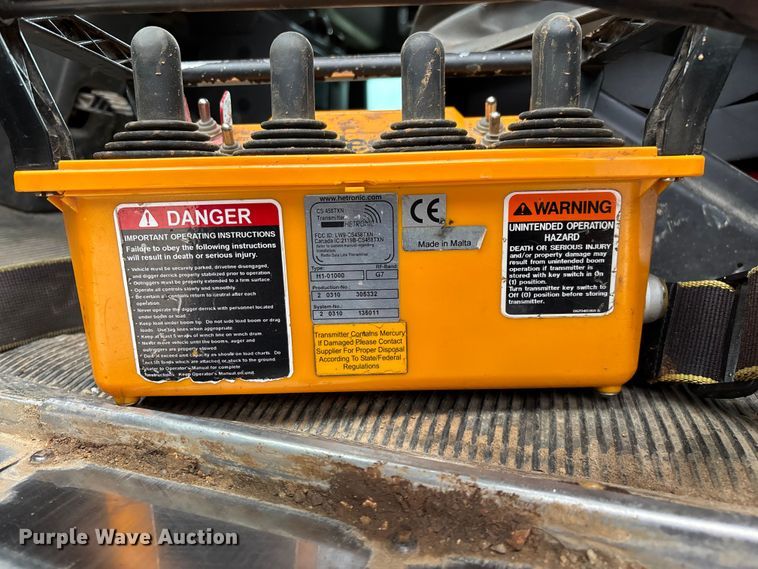 image for item ED2287 2011 Kenworth T370 digger derrick truck