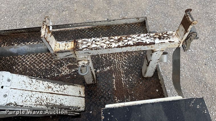 image for item ED2287 2011 Kenworth T370 digger derrick truck