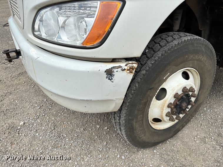 image for item ED2287 2011 Kenworth T370 digger derrick truck