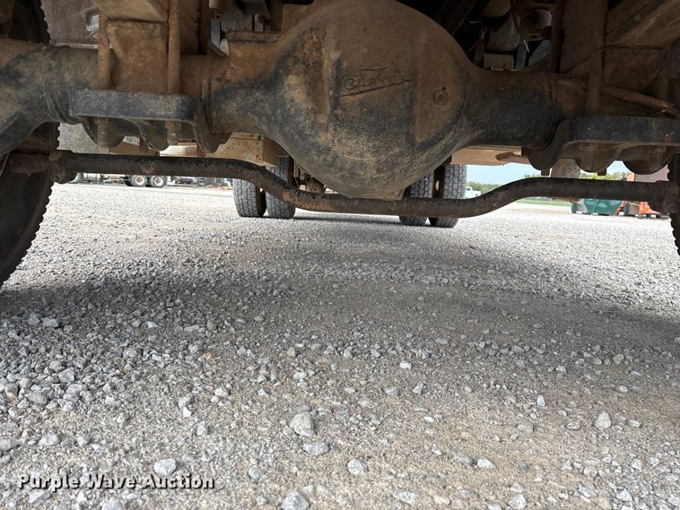 image for item ED2287 2011 Kenworth T370 digger derrick truck