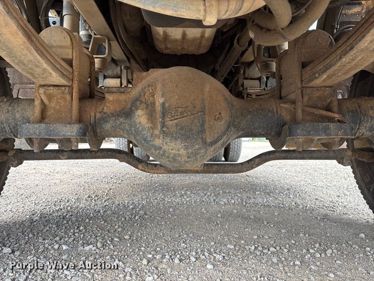 image for item ED2287 2011 Kenworth T370 digger derrick truck