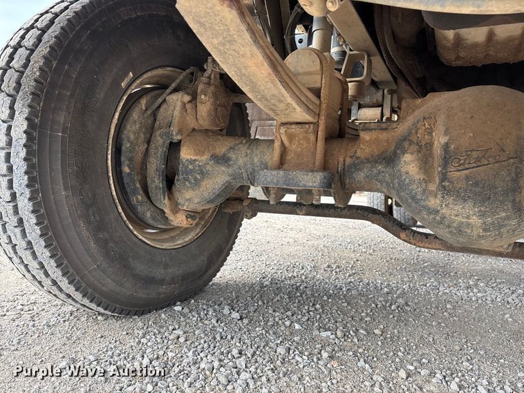 image for item ED2287 2011 Kenworth T370 digger derrick truck