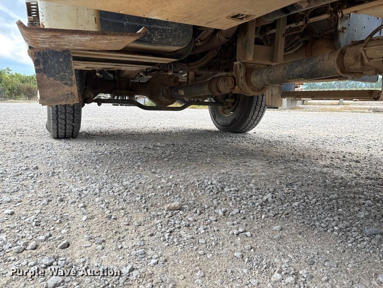 image for item ED2287 2011 Kenworth T370 digger derrick truck