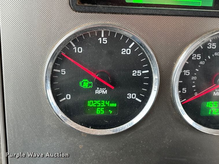 image for item ED2287 2011 Kenworth T370 digger derrick truck