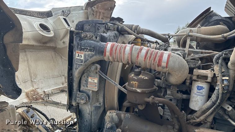 image for item ED2287 2011 Kenworth T370 digger derrick truck