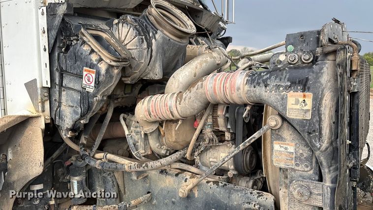 image for item ED2287 2011 Kenworth T370 digger derrick truck