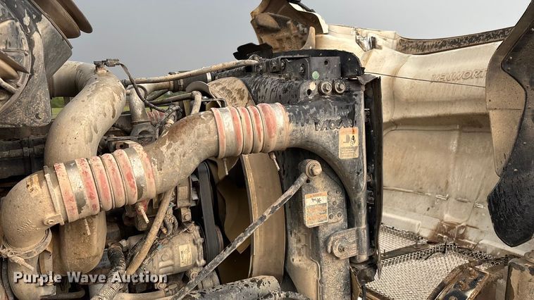 image for item ED2287 2011 Kenworth T370 digger derrick truck