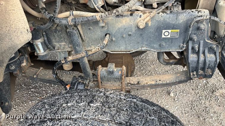 image for item ED2287 2011 Kenworth T370 digger derrick truck