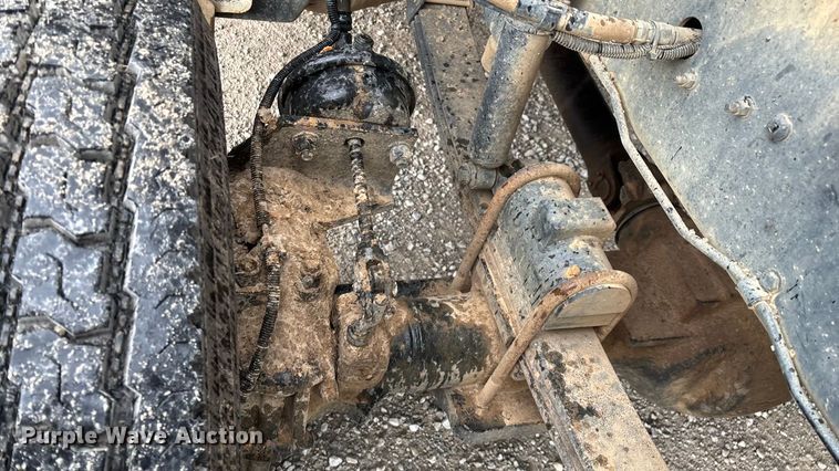 image for item ED2287 2011 Kenworth T370 digger derrick truck