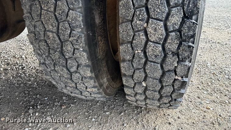 image for item ED2287 2011 Kenworth T370 digger derrick truck