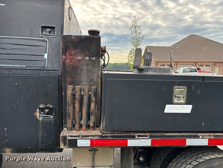 image for item ED2294 2001 Sterling Acterra flatbed truck