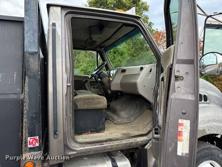 image for item ED2294 2001 Sterling Acterra flatbed truck