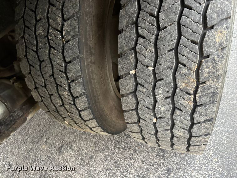 image for item ED2294 2001 Sterling Acterra flatbed truck