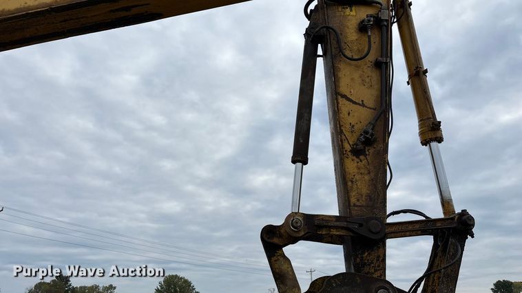 image for item ED2296 2010 Komatsu PC228USLC-3 excavator