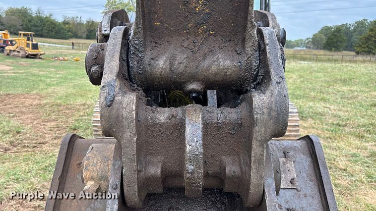 image for item ED2296 2010 Komatsu PC228USLC-3 excavator