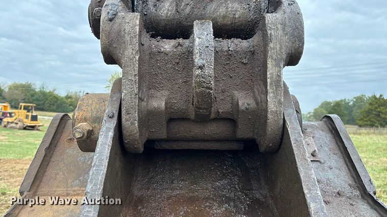 image for item ED2296 2010 Komatsu PC228USLC-3 excavator