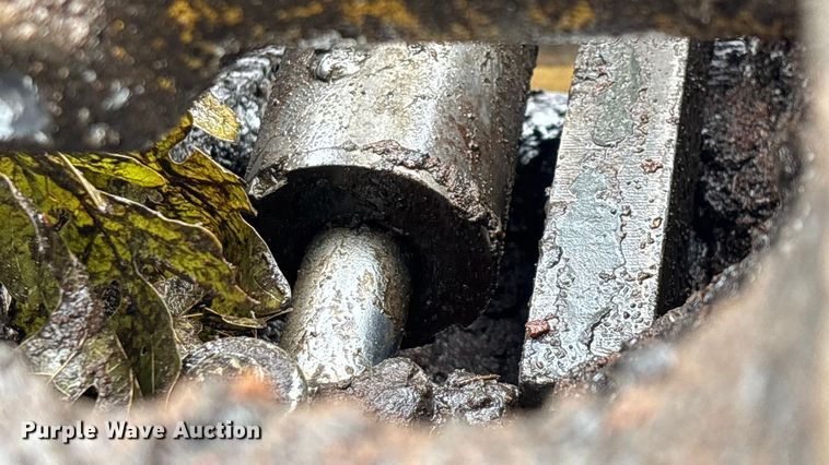 image for item ED2296 2010 Komatsu PC228USLC-3 excavator