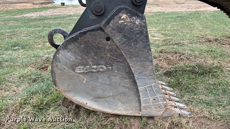 image for item ED2296 2010 Komatsu PC228USLC-3 excavator