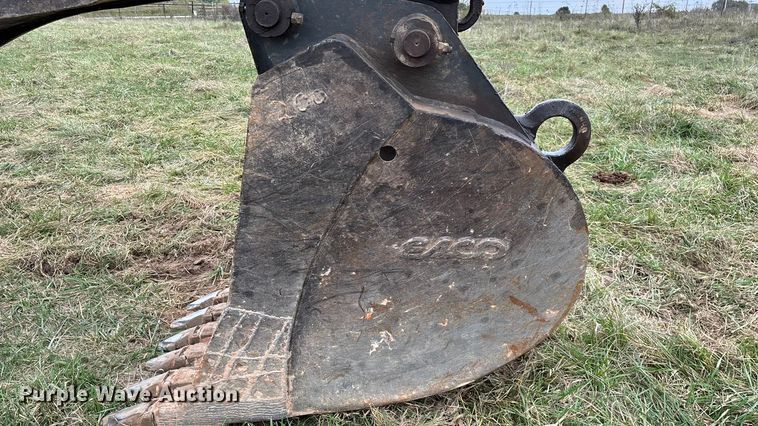 image for item ED2296 2010 Komatsu PC228USLC-3 excavator