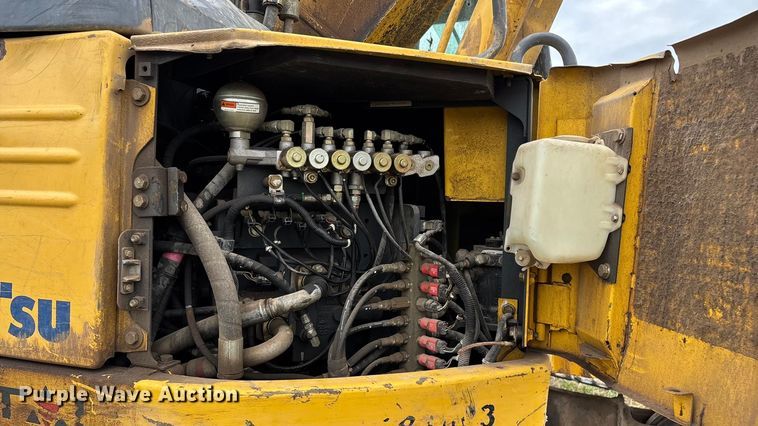 image for item ED2296 2010 Komatsu PC228USLC-3 excavator