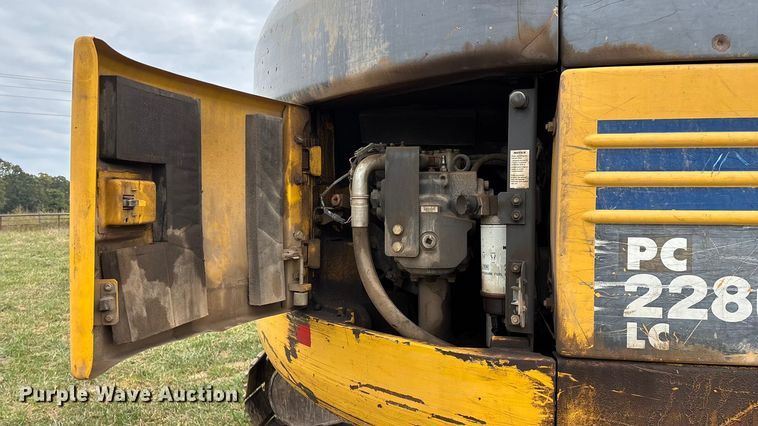 image for item ED2296 2010 Komatsu PC228USLC-3 excavator