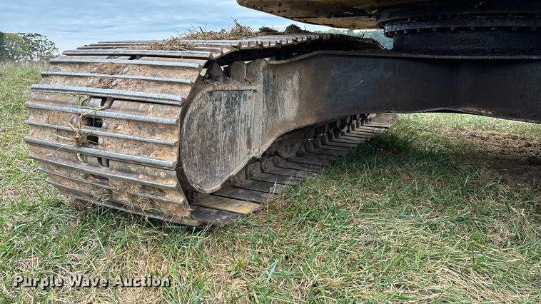 image for item ED2296 2010 Komatsu PC228USLC-3 excavator