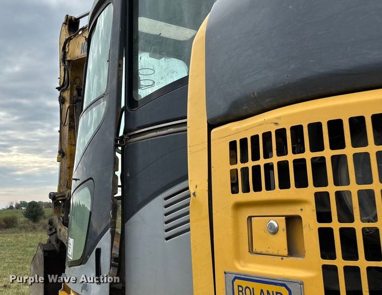 image for item ED2296 2010 Komatsu PC228USLC-3 excavator