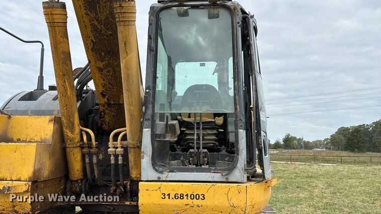 image for item ED2296 2010 Komatsu PC228USLC-3 excavator