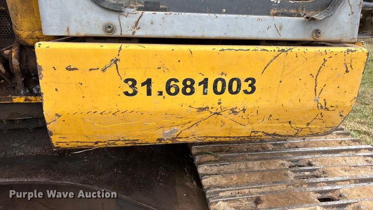 image for item ED2296 2010 Komatsu PC228USLC-3 excavator