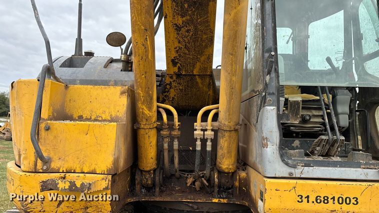 image for item ED2296 2010 Komatsu PC228USLC-3 excavator