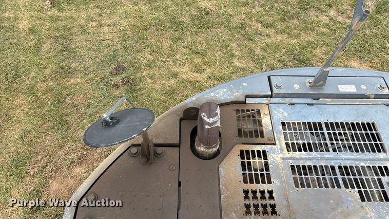 image for item ED2296 2010 Komatsu PC228USLC-3 excavator