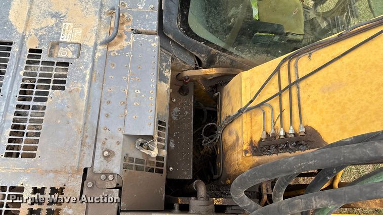 image for item ED2296 2010 Komatsu PC228USLC-3 excavator