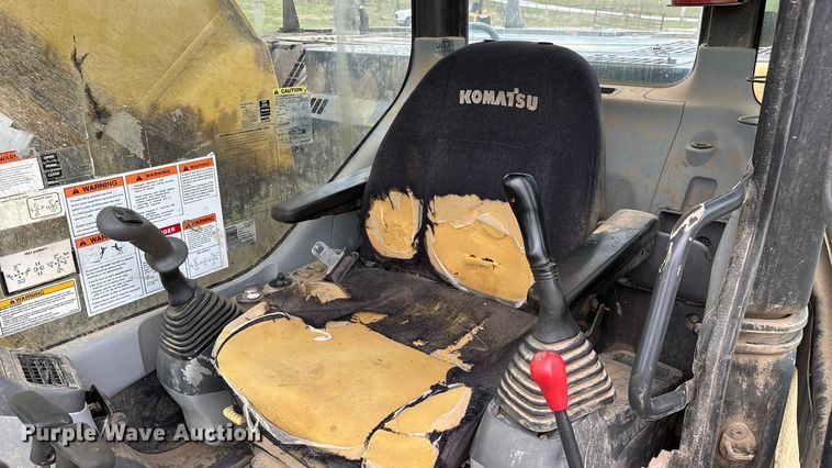 image for item ED2296 2010 Komatsu PC228USLC-3 excavator