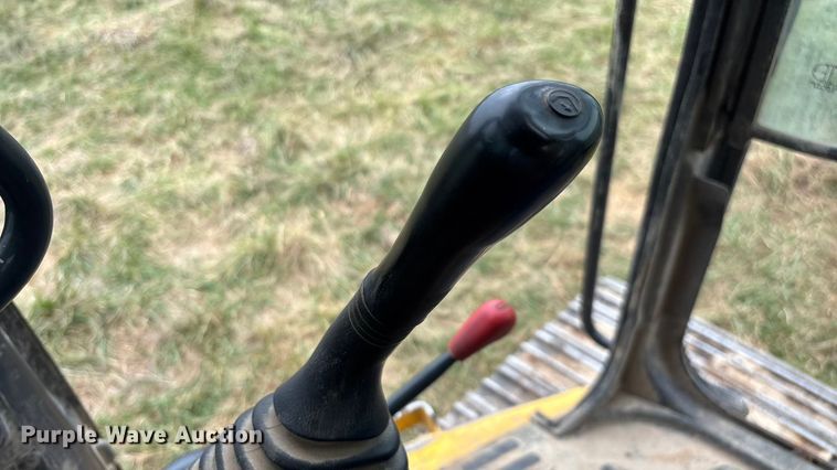 image for item ED2296 2010 Komatsu PC228USLC-3 excavator