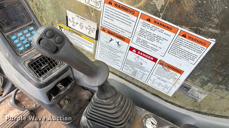 image for item ED2296 2010 Komatsu PC228USLC-3 excavator