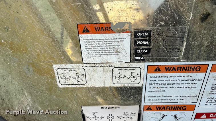 image for item ED2296 2010 Komatsu PC228USLC-3 excavator