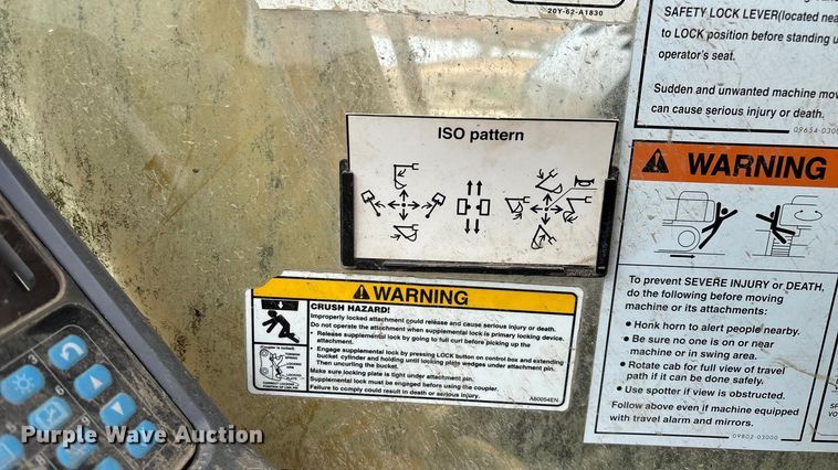 image for item ED2296 2010 Komatsu PC228USLC-3 excavator