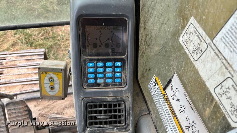 image for item ED2296 2010 Komatsu PC228USLC-3 excavator