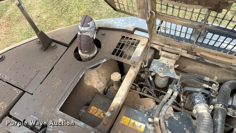 image for item ED2296 2010 Komatsu PC228USLC-3 excavator