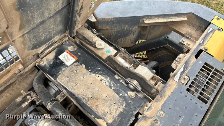 image for item ED2296 2010 Komatsu PC228USLC-3 excavator