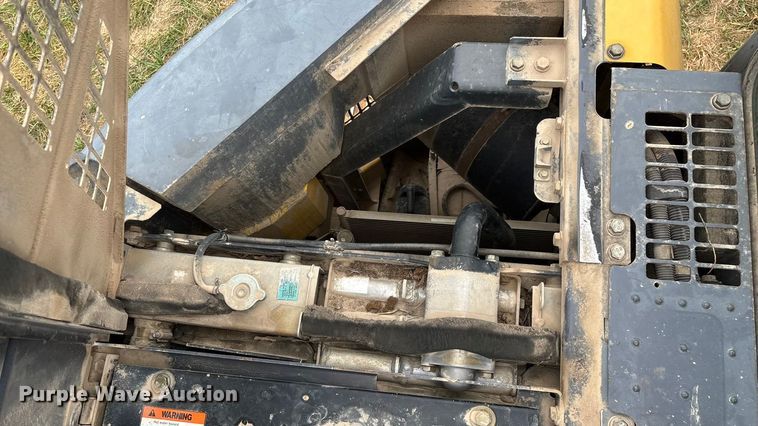 image for item ED2296 2010 Komatsu PC228USLC-3 excavator