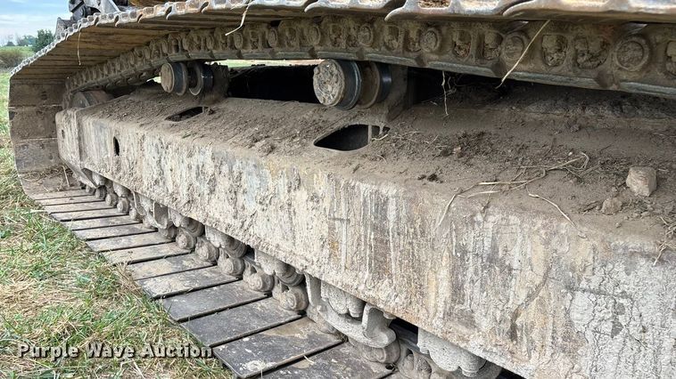 image for item ED2296 2010 Komatsu PC228USLC-3 excavator