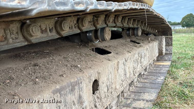 image for item ED2296 2010 Komatsu PC228USLC-3 excavator