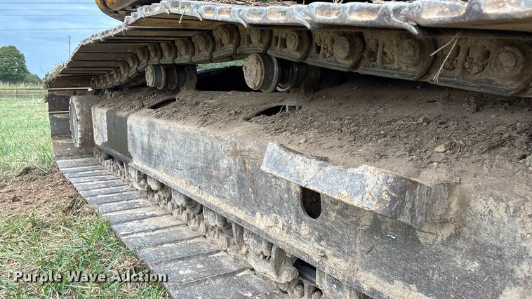 image for item ED2296 2010 Komatsu PC228USLC-3 excavator