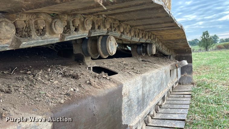 image for item ED2296 2010 Komatsu PC228USLC-3 excavator