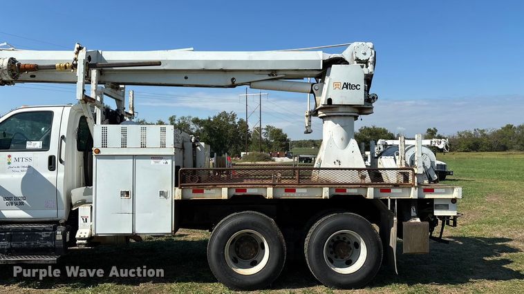 image for item ED2297 2006 Chevrolet C8500 digger derrick truck