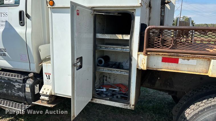 image for item ED2297 2006 Chevrolet C8500 digger derrick truck